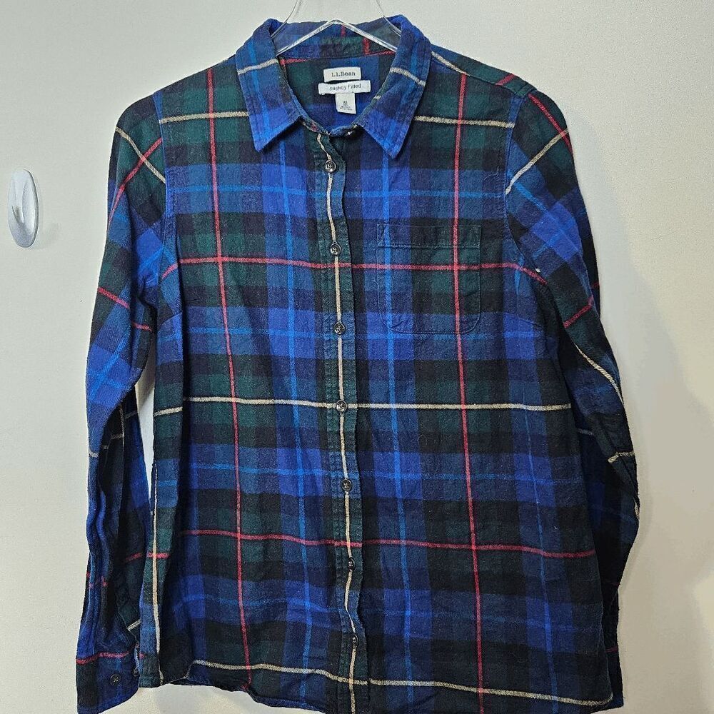 L.L. Bean Slightly Fitted Scotch Plaid Flannel Button Down Long Sleeve Shirt Wom